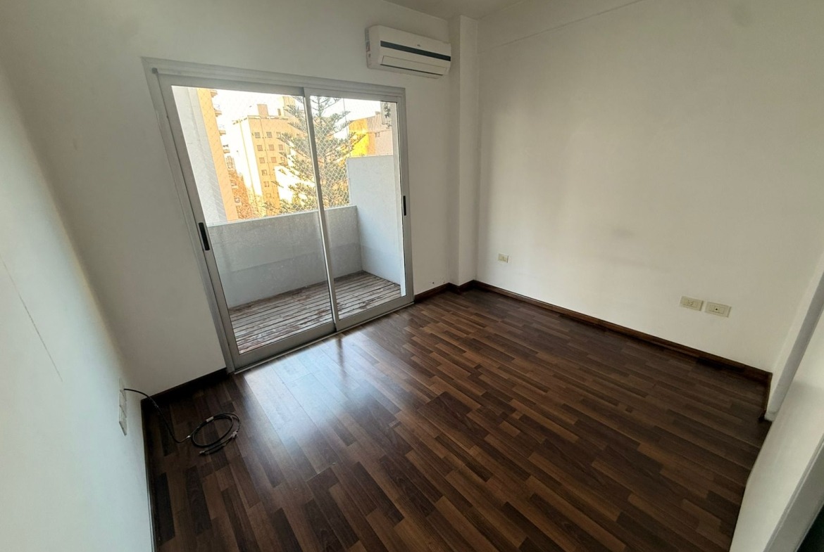 Avenida 44 e/ 8 y 9