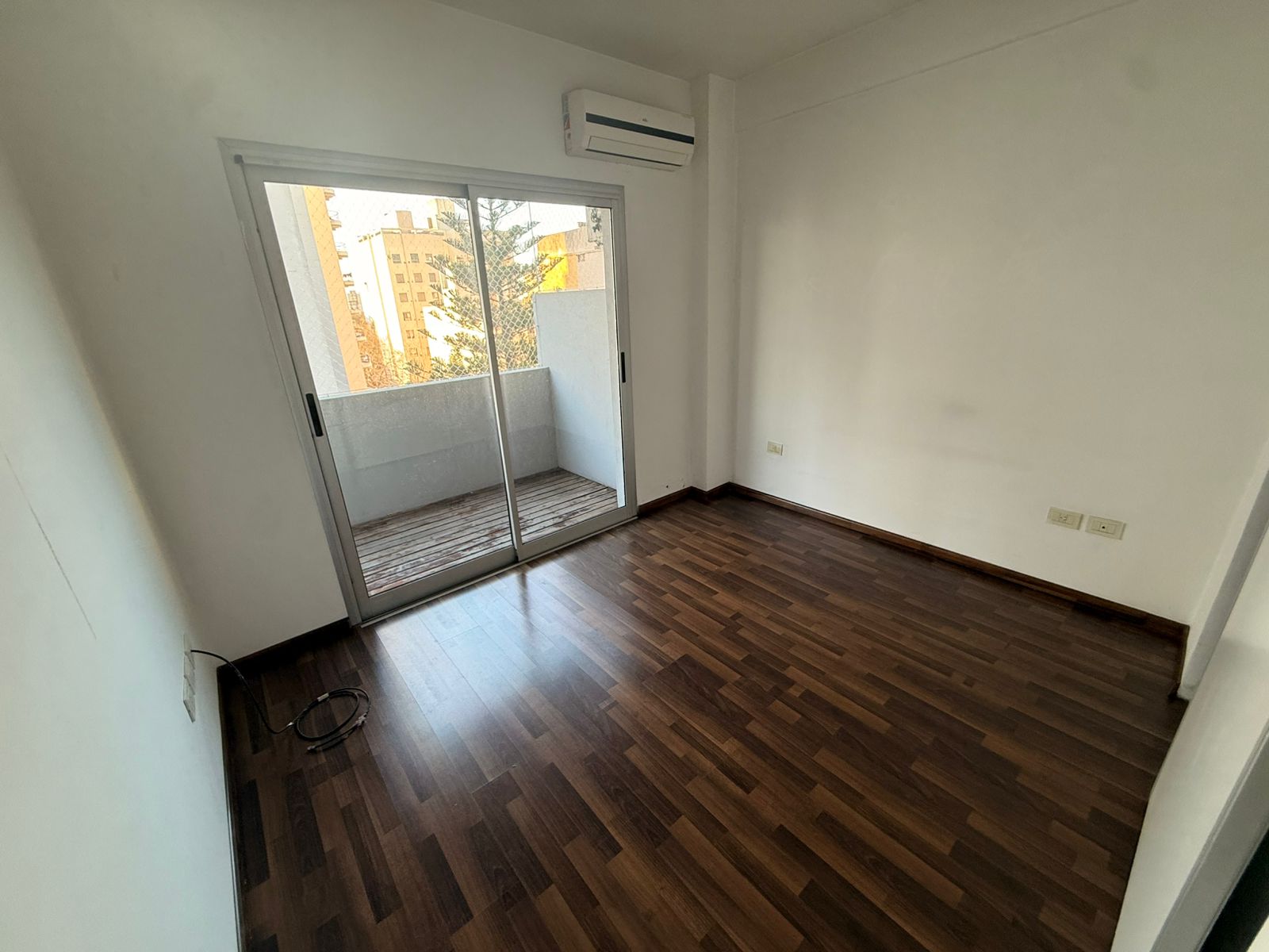 443 Avenida 44 e/ 8 y 9
