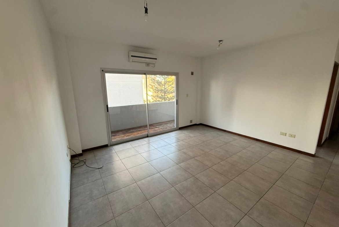 Avenida 44 e/ 8 y 9
