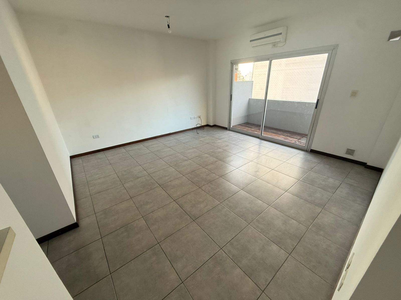 446 Avenida 44 e/ 8 y 9