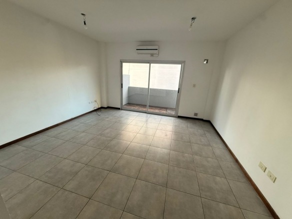 Avenida 44 e/ 8 y 9