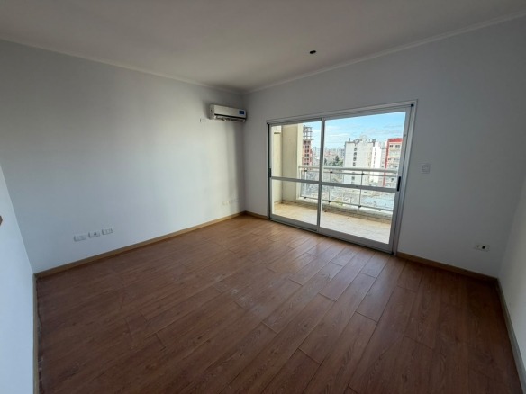 58 e/ 13 y 14 Piso 9