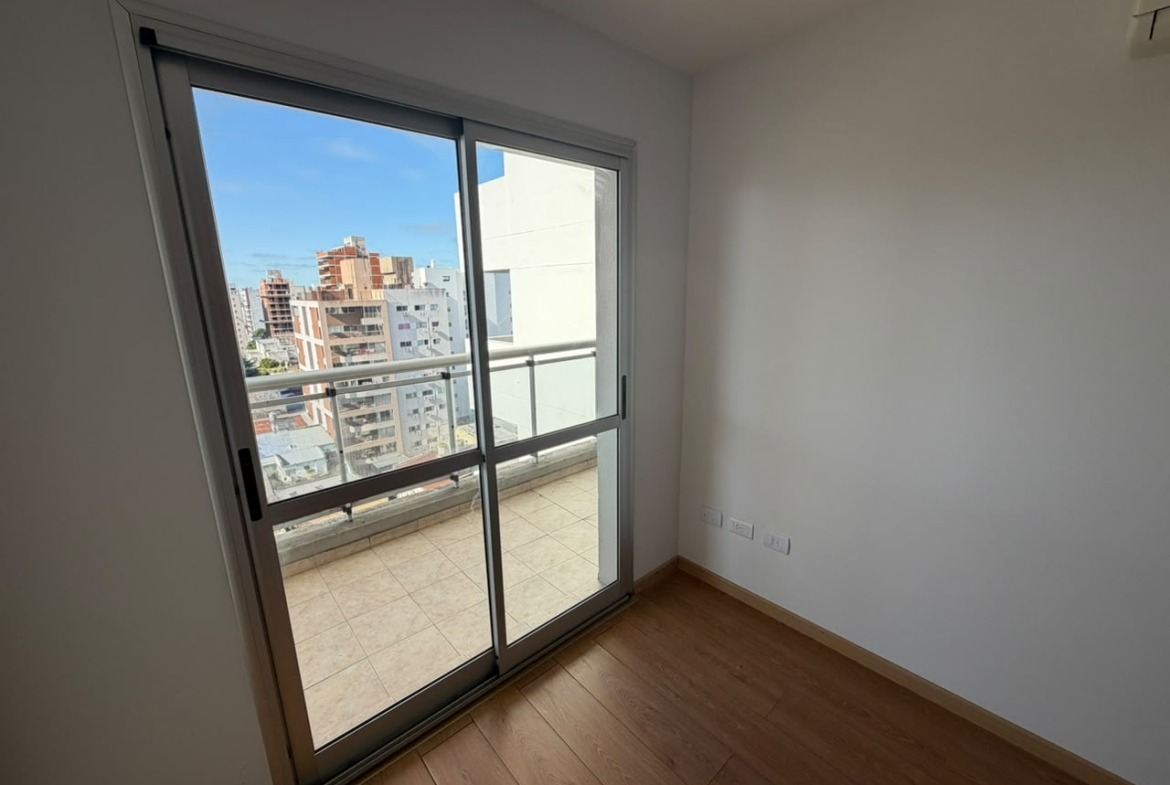 58 e/ 13 y 14 Piso 9