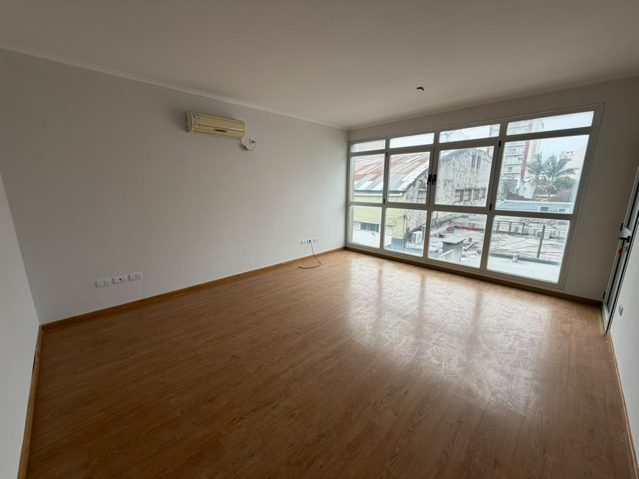 58semi2 58 e/ 13 y 14 Piso 2