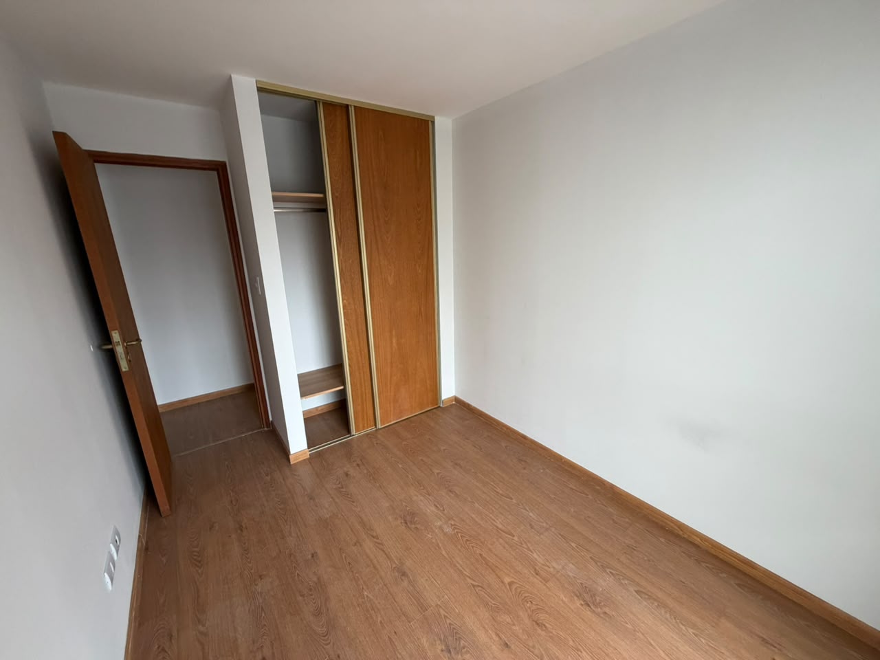 58semi9 58 e/ 13 y 14 Piso 2
