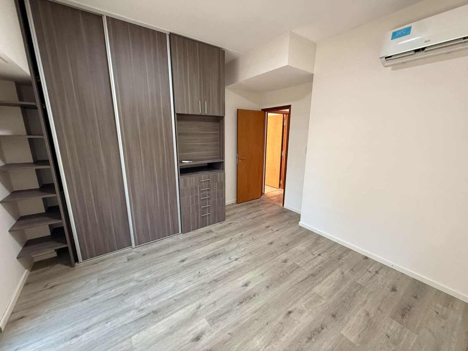 231 23 Esquina 497