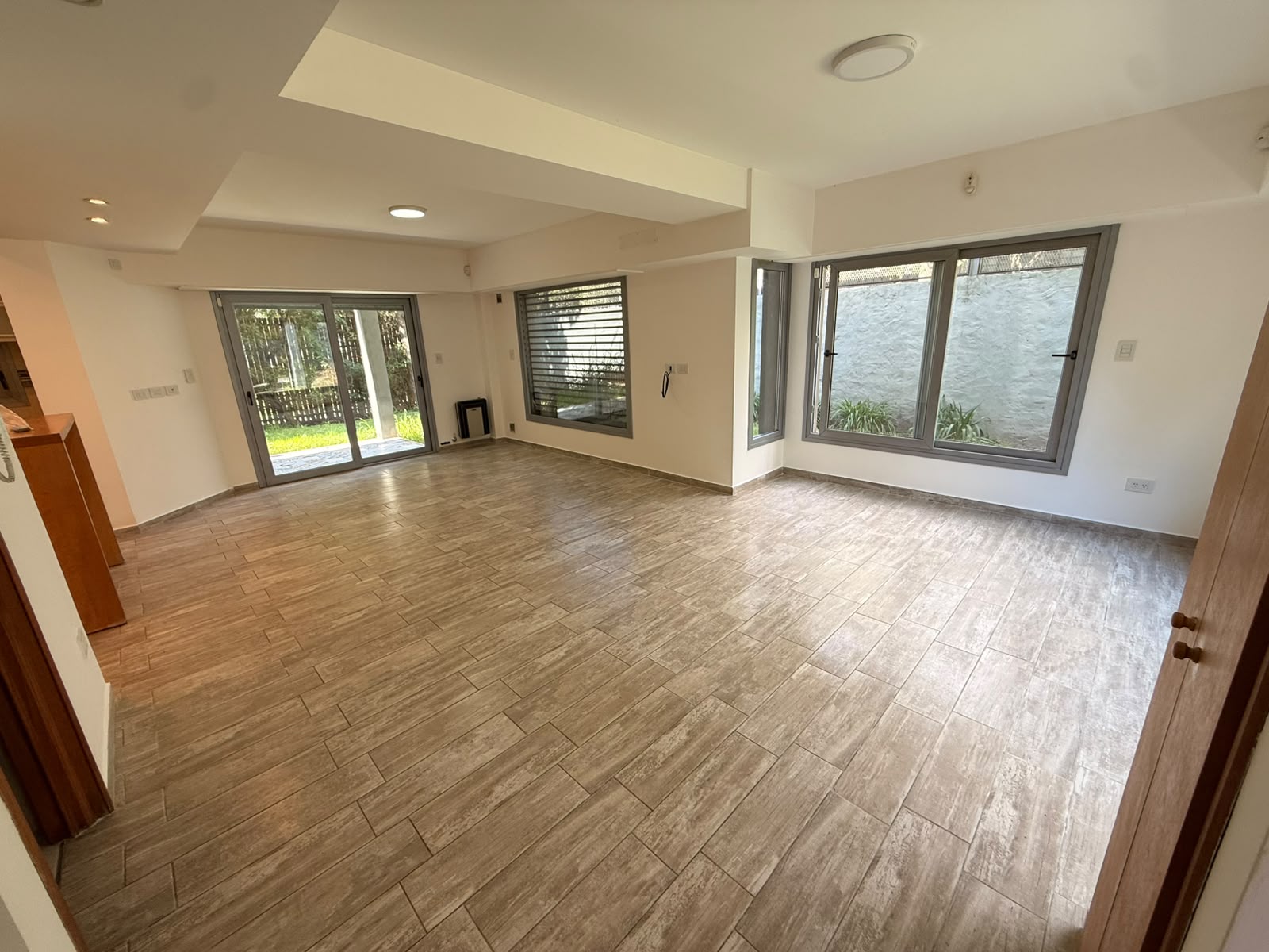 2313 23 Esquina 497